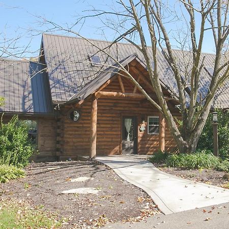 Hummingbird Haven Cabin By Amish Country Lodging Berlin Exterior photo