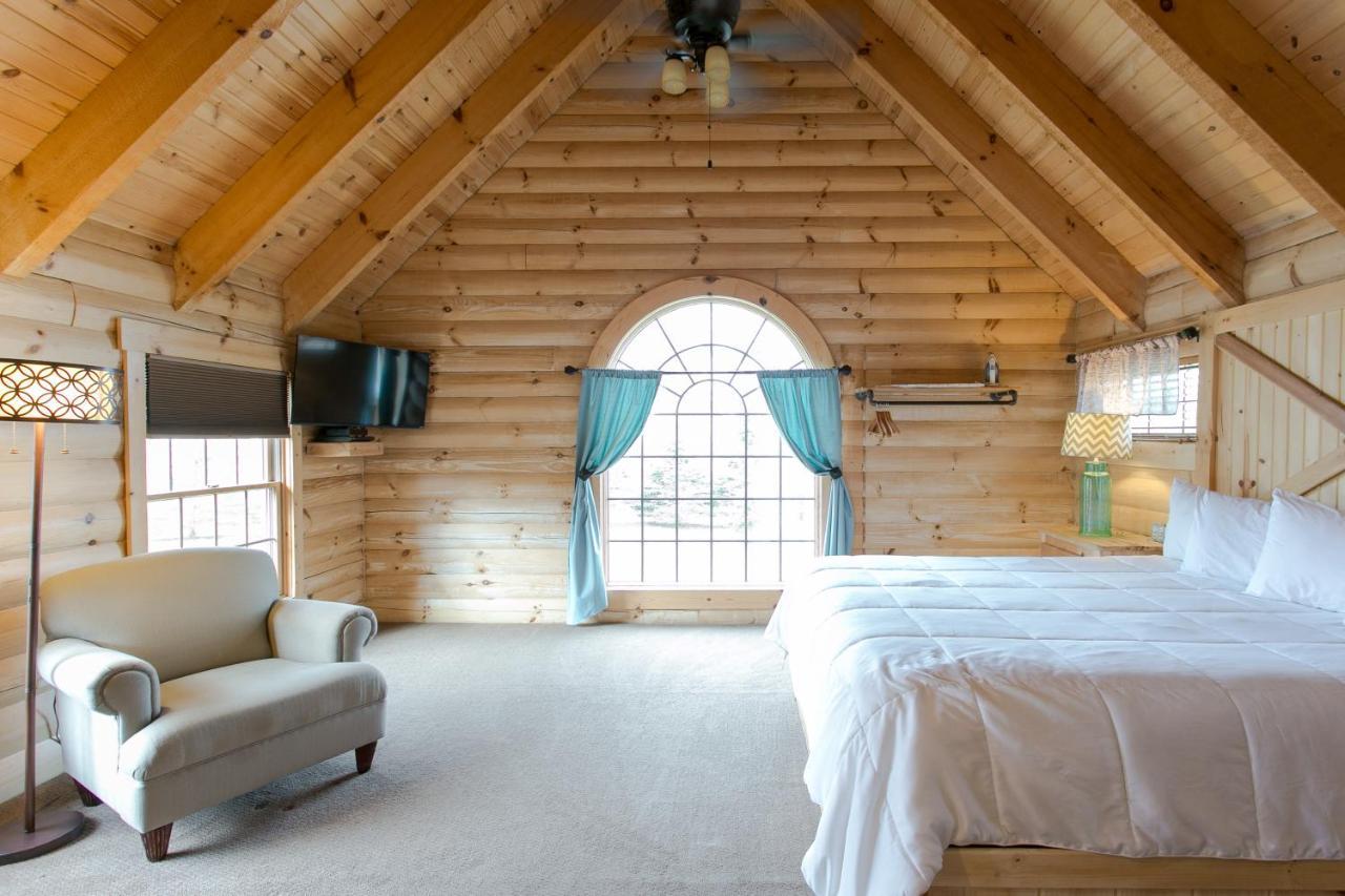 Hummingbird Haven Cabin By Amish Country Lodging Berlin Exterior photo
