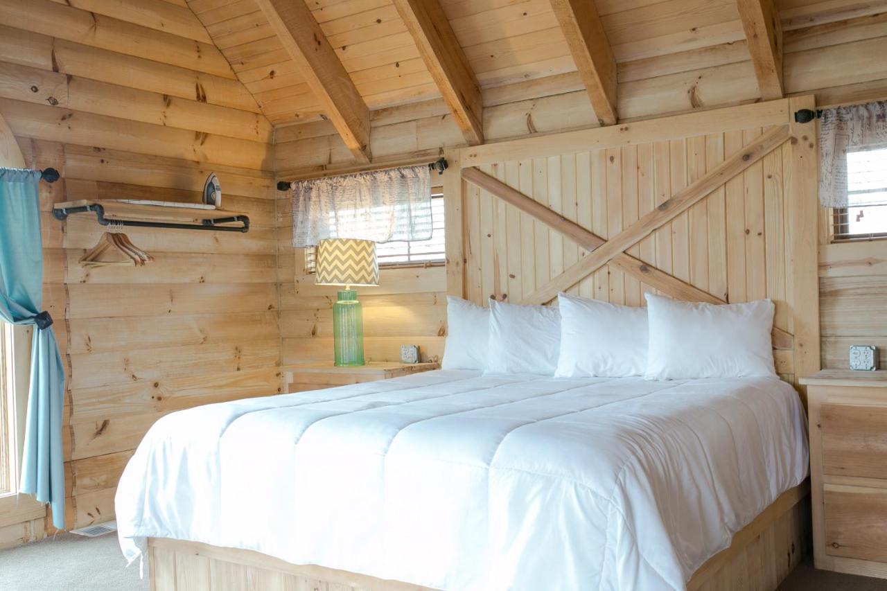Hummingbird Haven Cabin By Amish Country Lodging Berlin Exterior photo